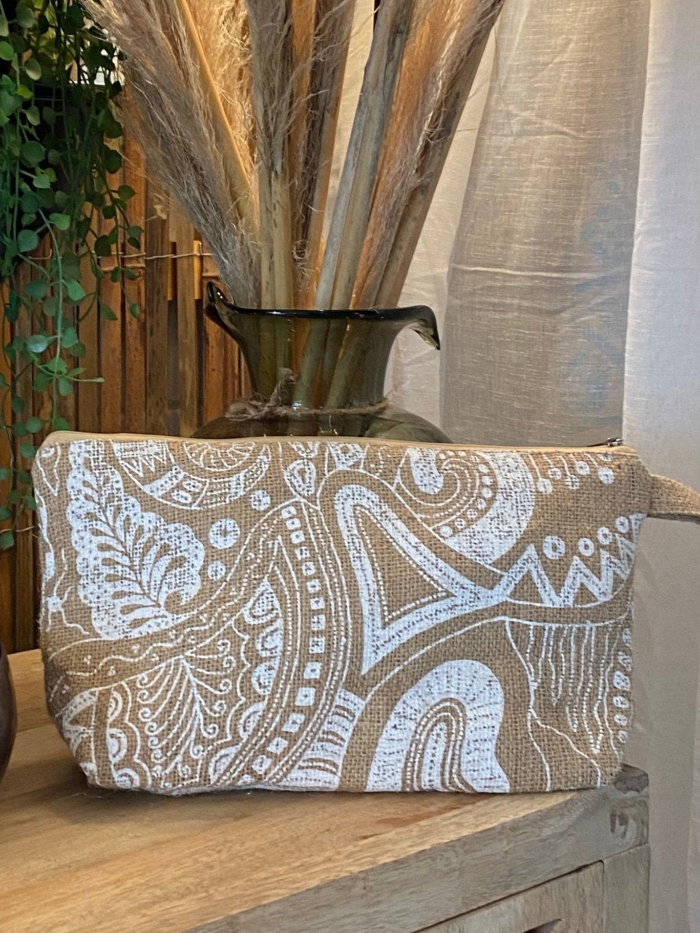 HESSIAN CLUTCH