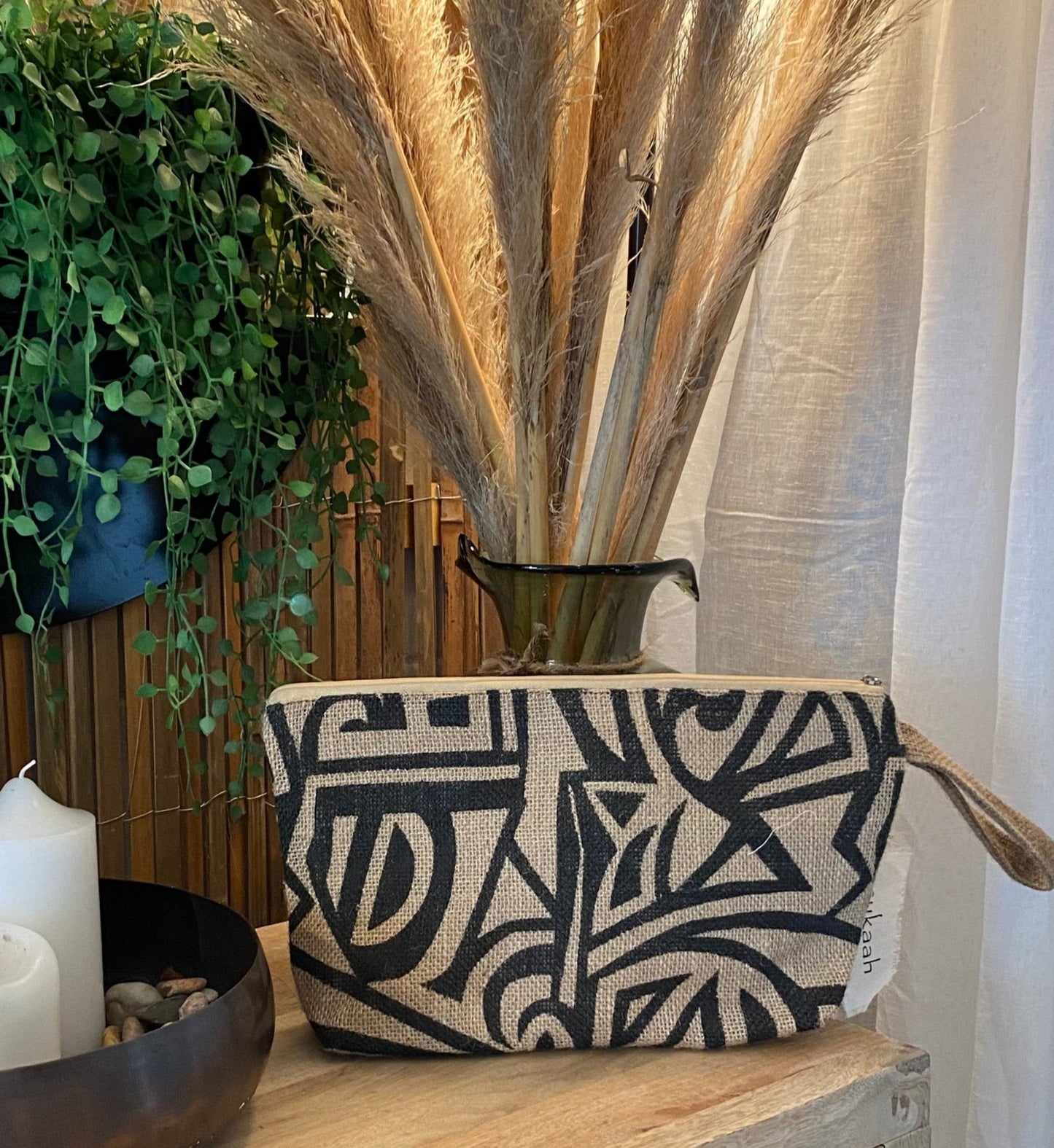 HESSIAN CLUTCH