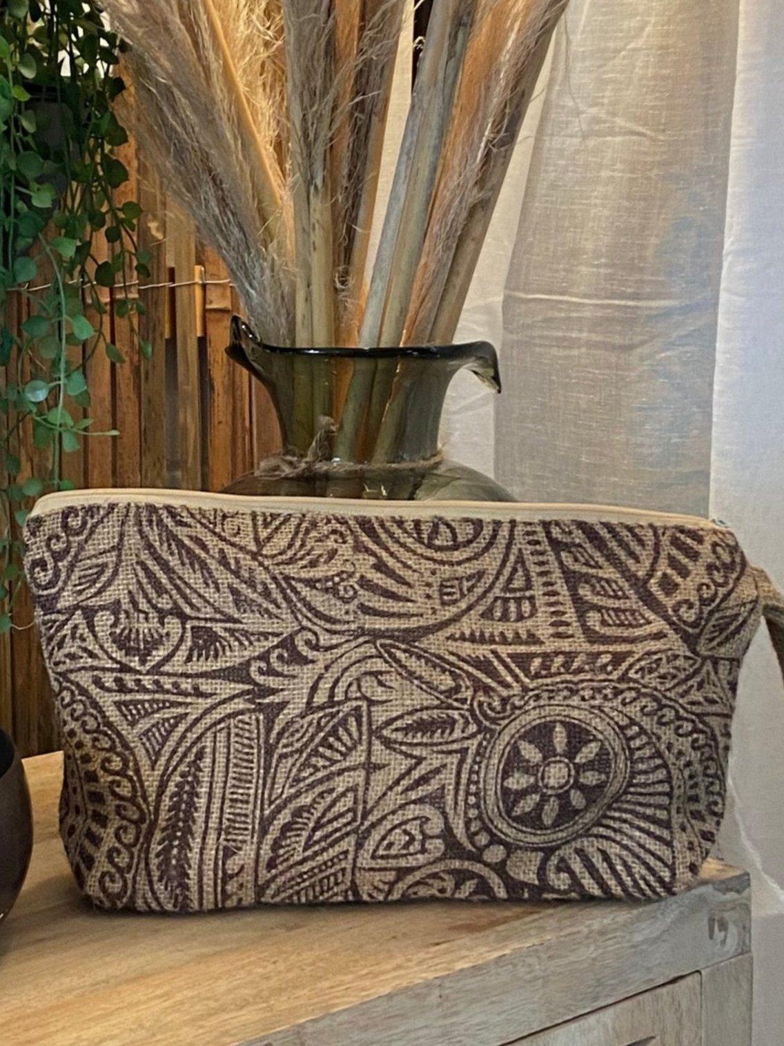 HESSIAN CLUTCH